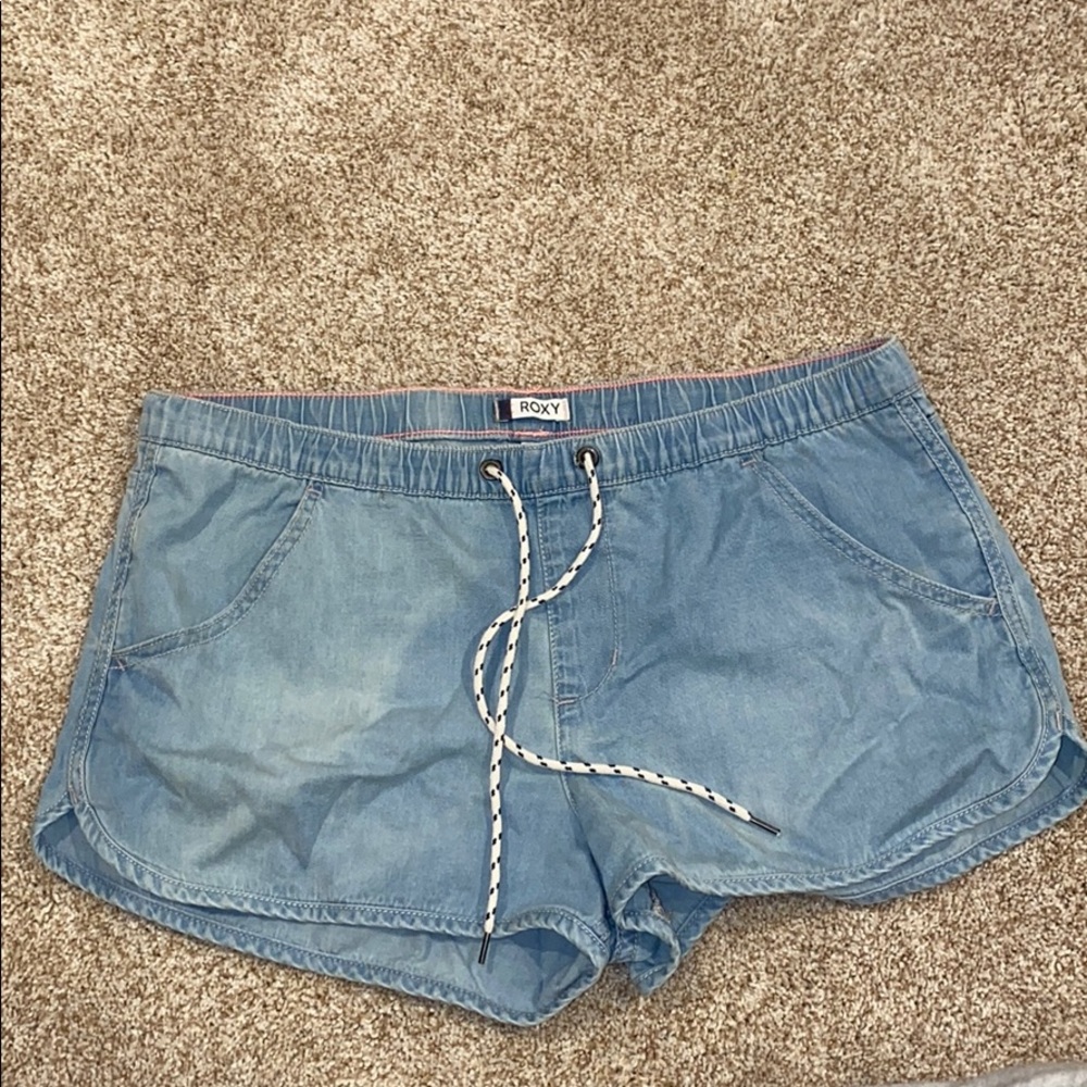 Roxy Jean flowy shorts light wash LARGE